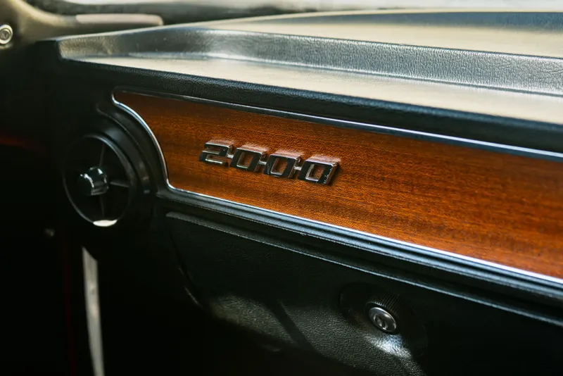 Alfa romeo 2000 gtv  smxmwwrua5lekssel0lfm
