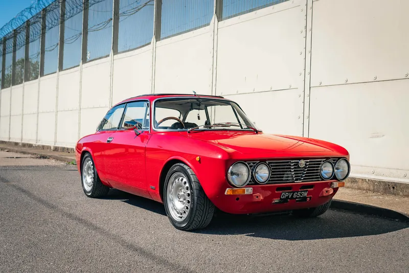 Alfa romeo 2000 gtv  uexif7r aqoxnrmenunuk
