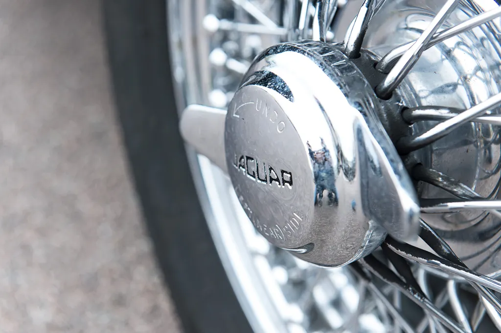Jaguar e type  rcn7bfxxeaor87epenuyh