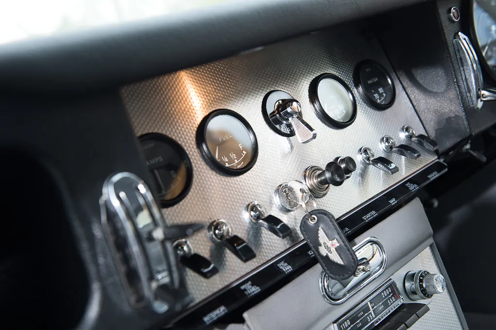 Jaguar e type  bdy4i9nl j2n2t2hfednf
