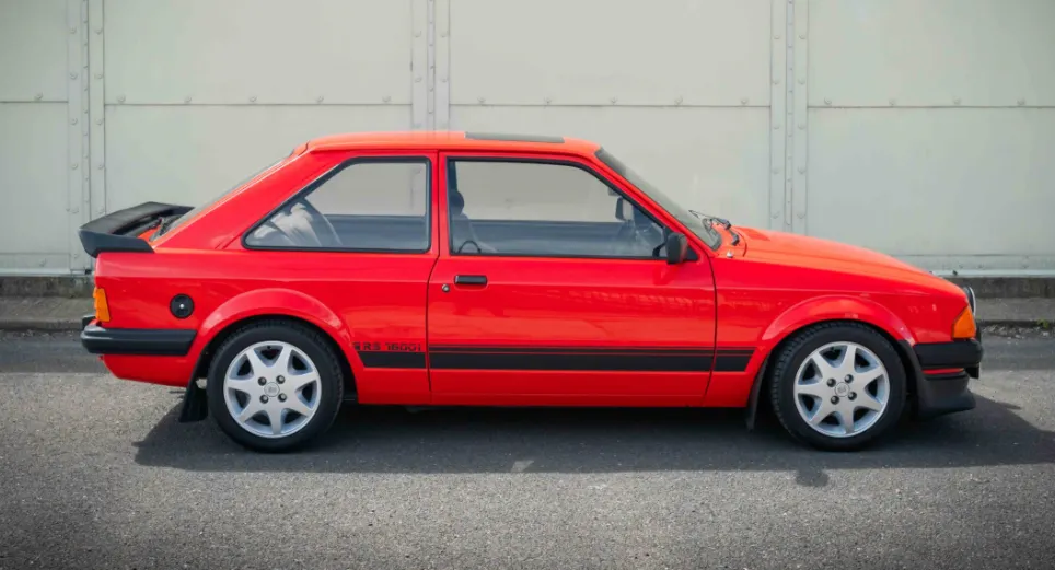 Ford escort tj3looeuxflvbcq0octdo