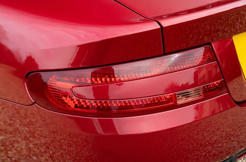 Aston martin db9 g2cmm5swgb81m75bmpmkq