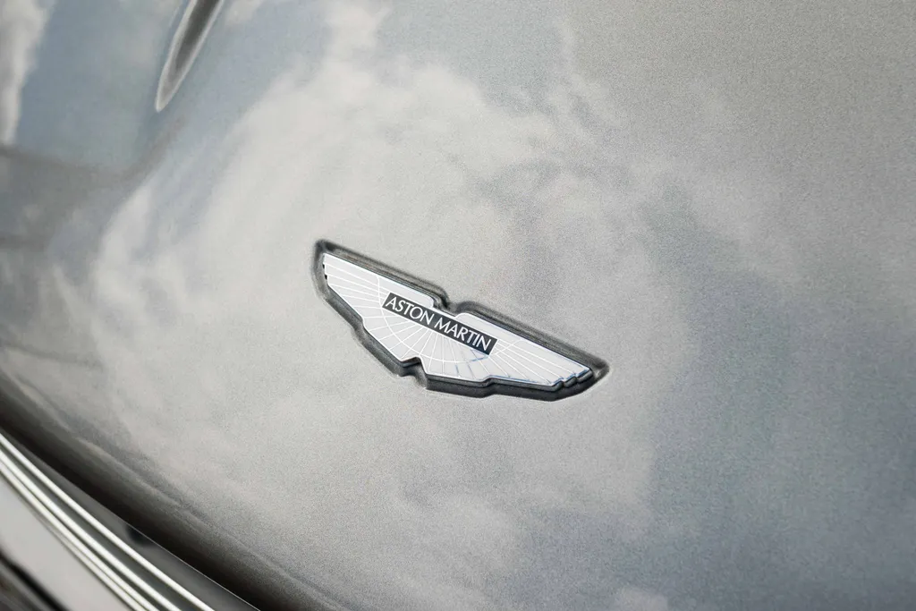 Aston martin dbs  vqhfz5frhu40d0xf9slm