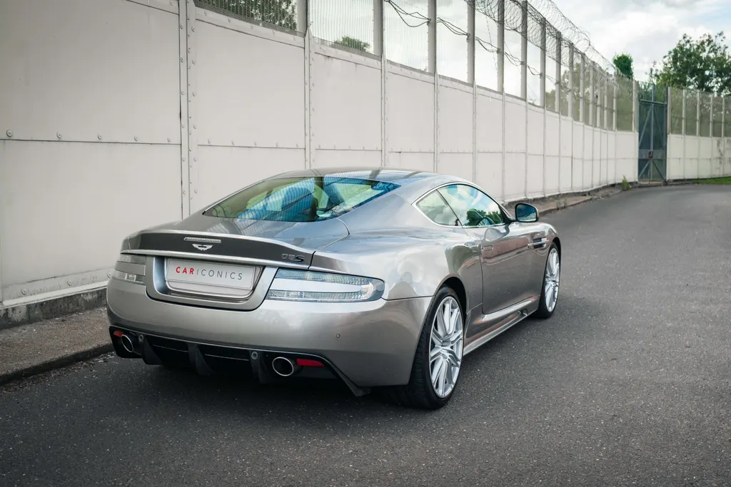 Aston martin dbs 74itaulfguwajeh al4jl