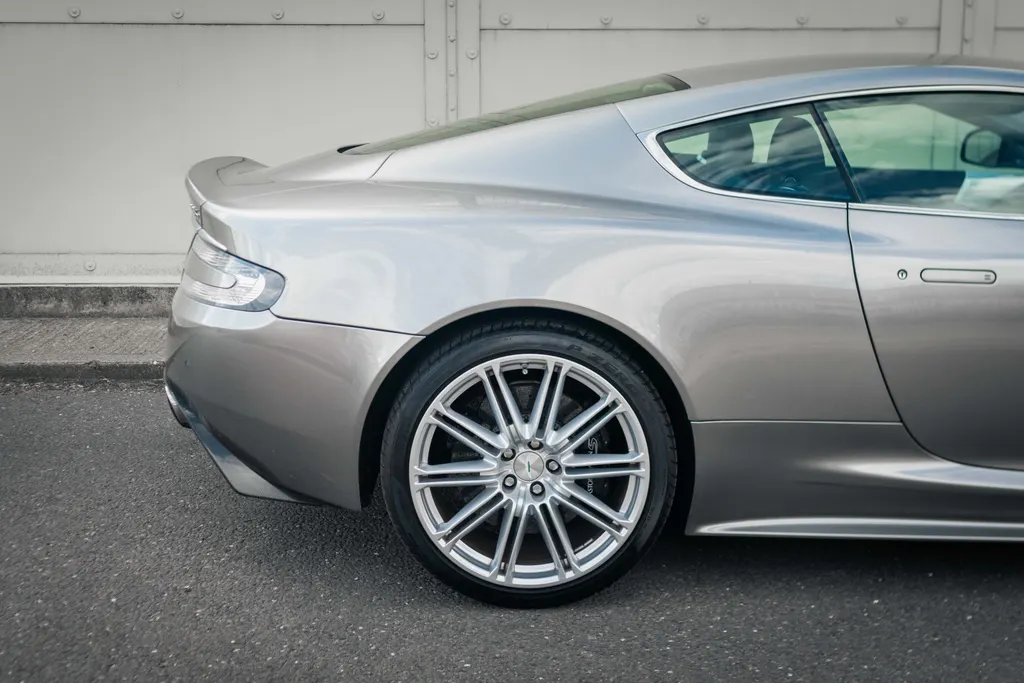 Aston martin dbs explv pvapz1afz0wi 3b