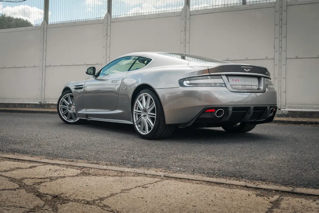 Aston martin dbs xbmb5qjwhqxaclk5warrc
