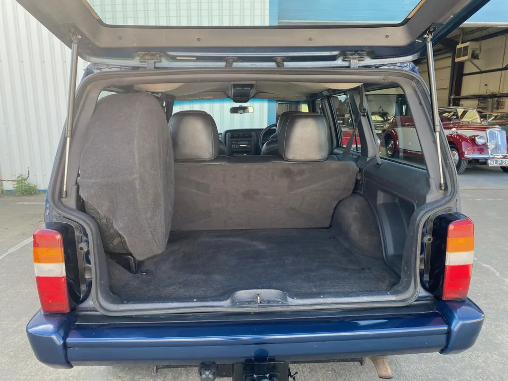Jeep cherokee lui2hqjusaynnk oz44af
