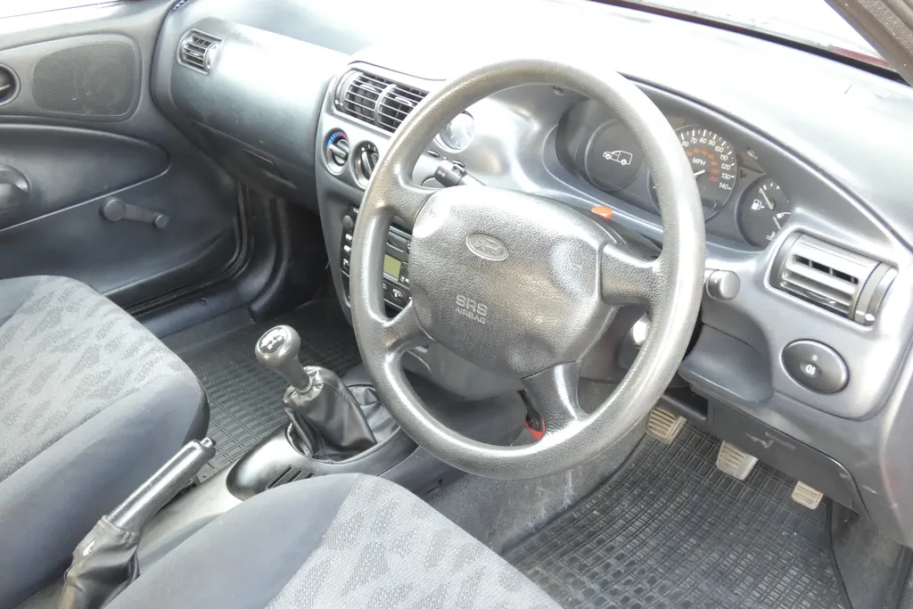 Ford escort tiuyhr 8xjvi71kvjn0f2
