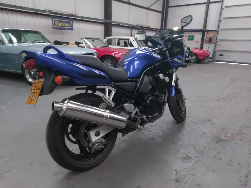 Yamaha fzs hchlra0vicejrl4a8u8yn
