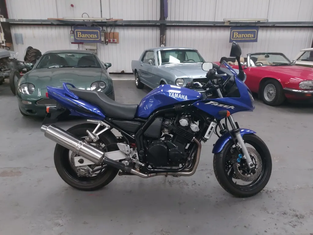 Yamaha fzs tzezilsmkj0uvnimujf g
