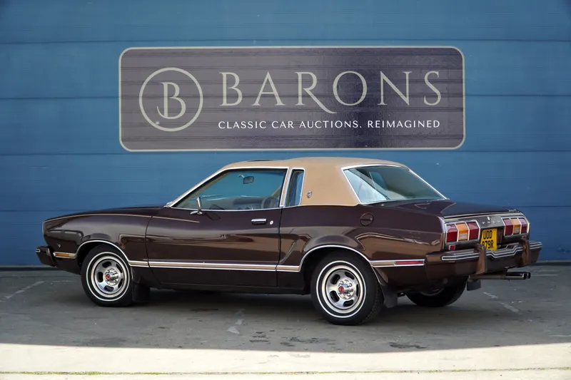 Ford mustang ghia v8 5.0 2472xucraw ae y7mqyuu