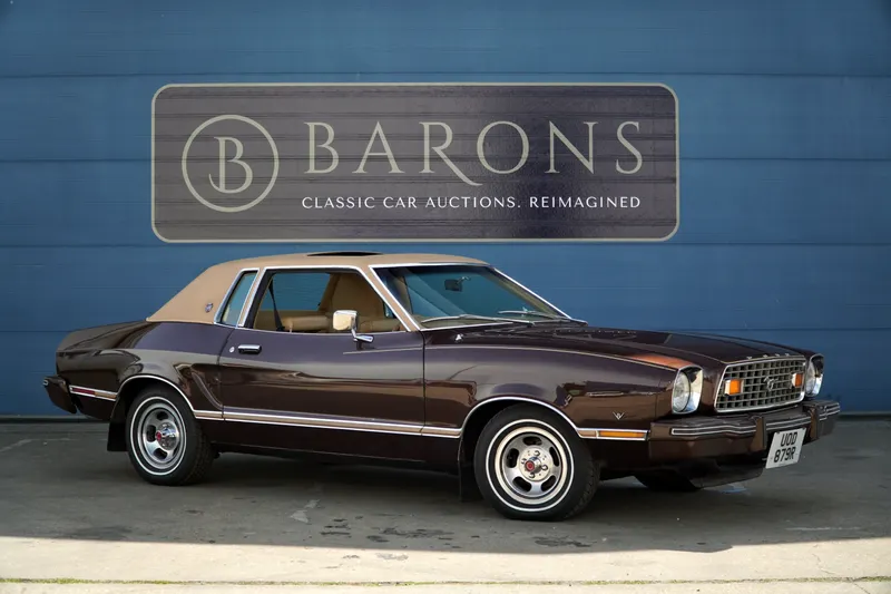 Ford mustang ghia v8 5.0 s13xcrchntcsbt350xnmq