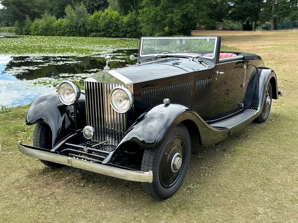 Rolls royce 2025  4 x4 9vaht59rl7begcz