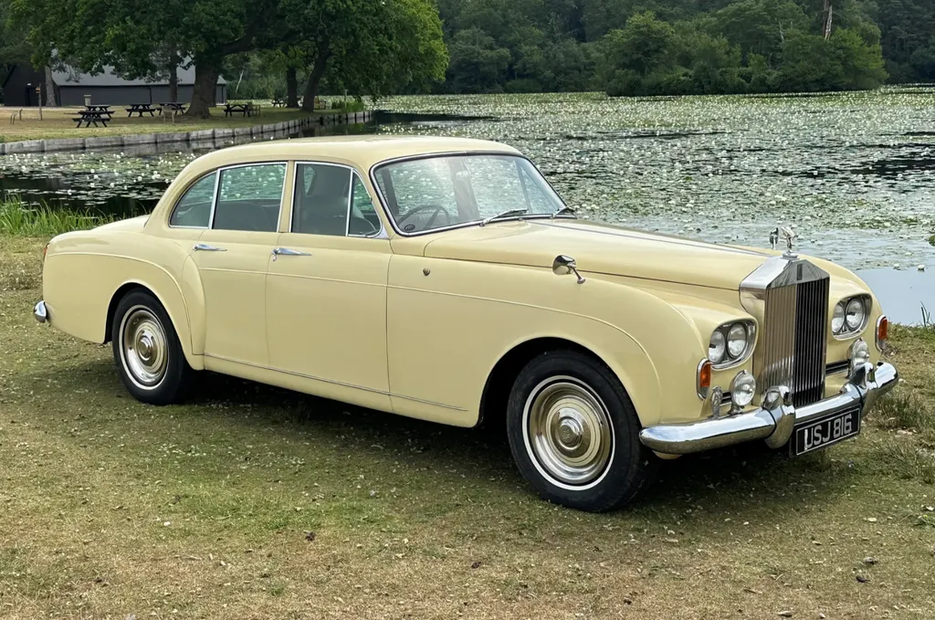 Rolls royce  silver cloud  f5pnc2hhhqcjv2gcy54yn