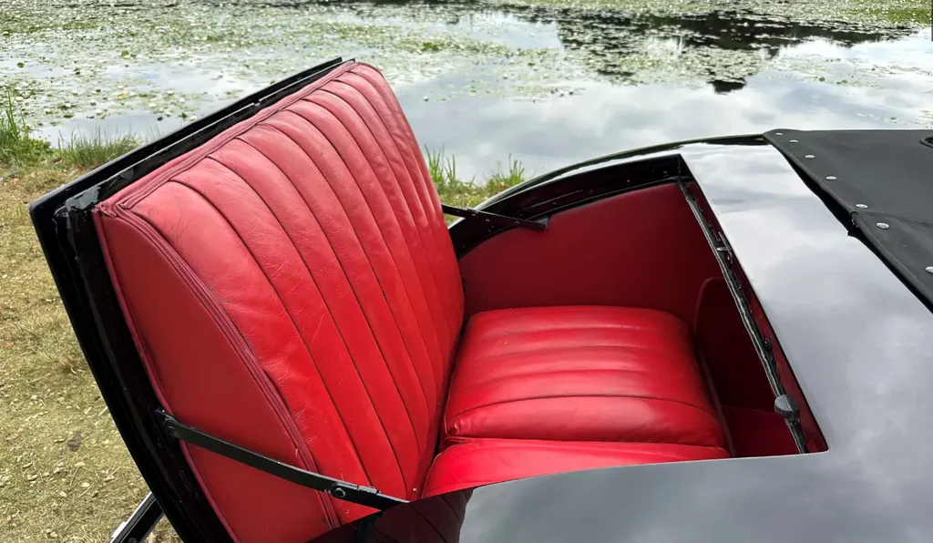 Rolls royce 2025 by park ward l2o4mwzxe5ktbpojt 2em
