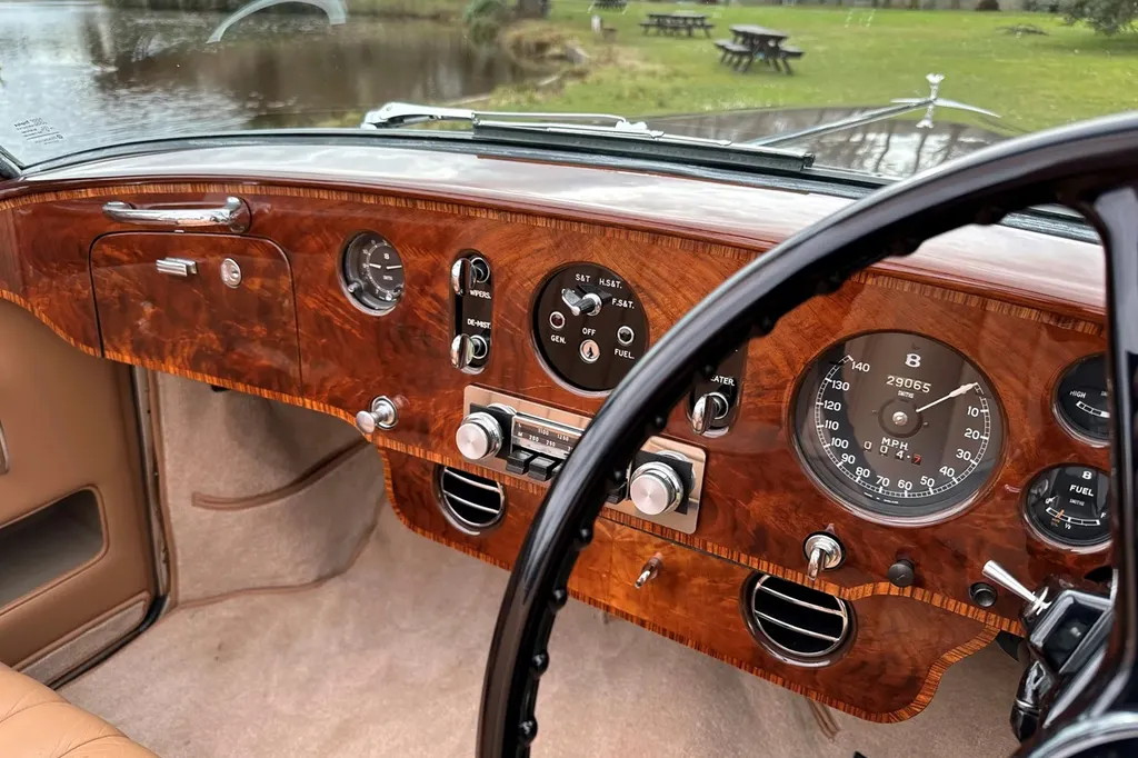 Bentley s1 aase9yfbal3bz8trpi8 y