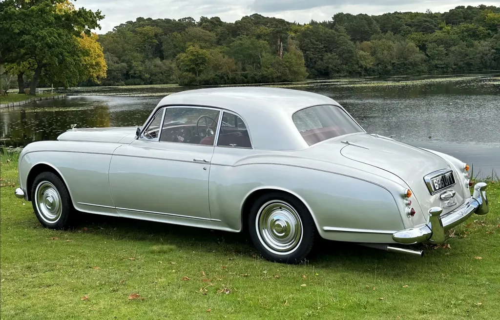 Bentley s1 qiuhsdlxzzvjnl2kip3za