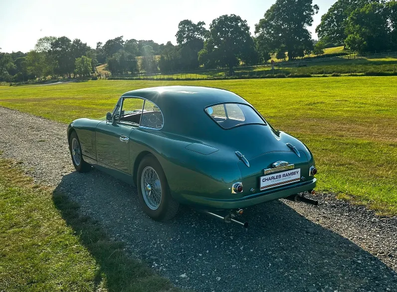 Aston martin db2 5gtfsqunola3310vsbhr2