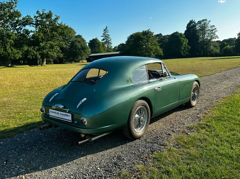 Aston martin db2 ikhlg1hrvai1t etrbp3x