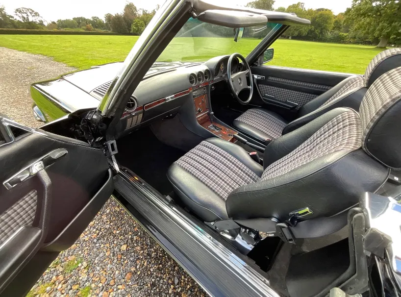 Mercedes benz sl series 49pynuzvvcjk1rzett eg