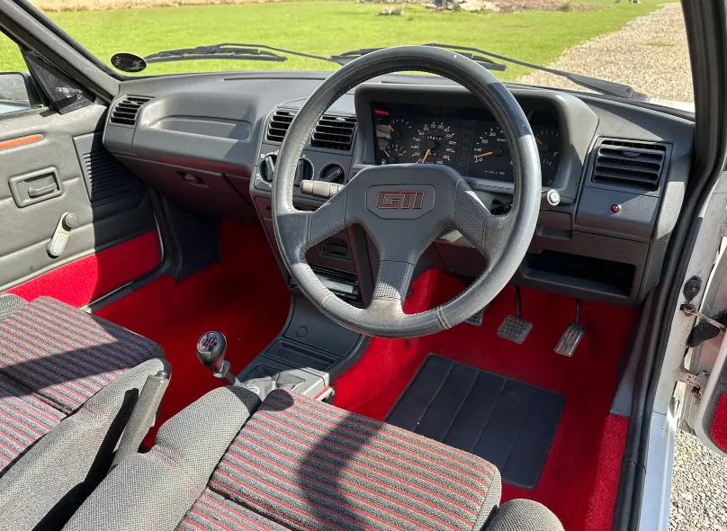 Peugeot 205 hwhelpq826gctdxfhdbxn