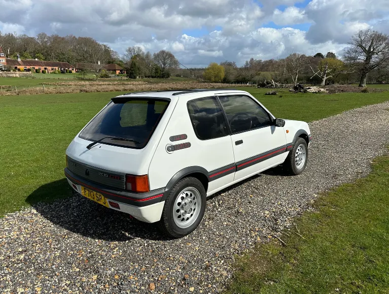 Peugeot 205 m3rsiwthh9qqdn9rsemtj