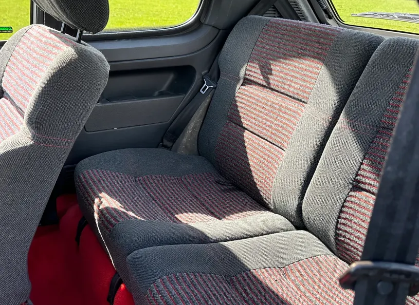 Peugeot 205 tovczyeygu8jrgvoh476c