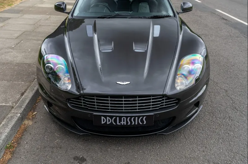 Aston martin dbs fcjv9yyfmy7olhbhrqhx8