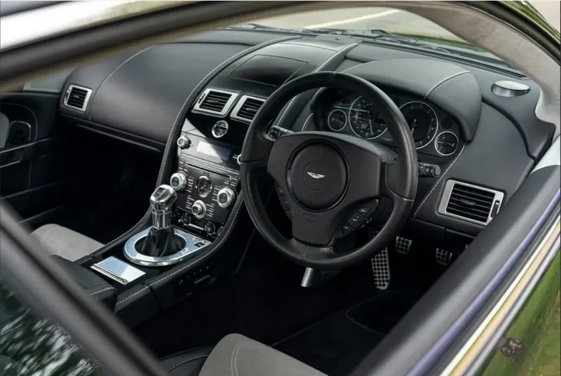 Aston martin dbs  qwcvx z ywsq0jbet3vc