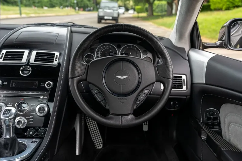 Aston martin dbs cledreqh8fqcbnmhjtfu9