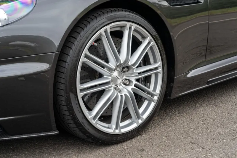 Aston martin dbs qxrkmscstp8ul6vj707p1