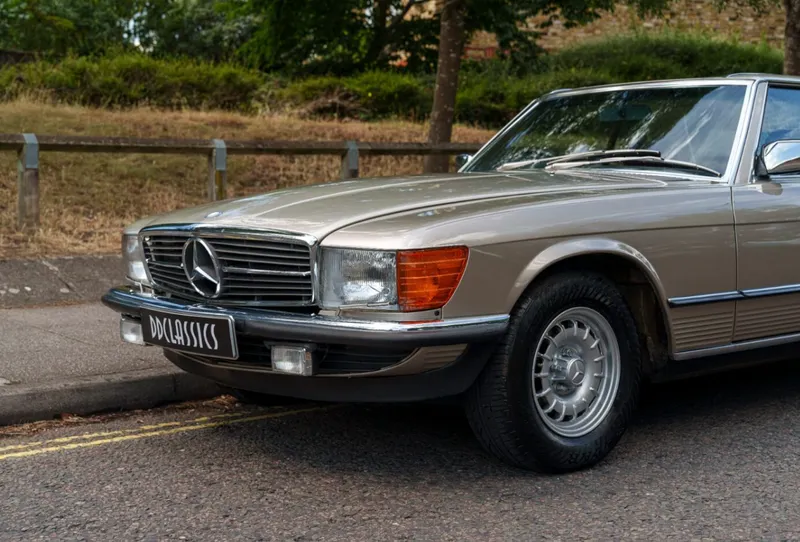 Mercedes benz sl series 380  b ui0athw3ifav kibdej