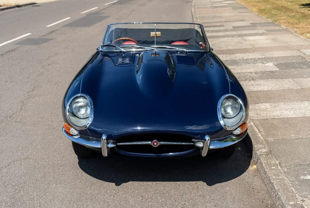 Jaguar e type  7t5yuogyz9dsfg gn3xwu
