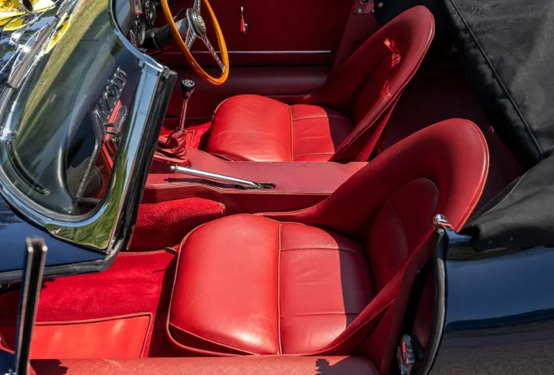 Jaguar e type  yh1jetroa3mu4p4vzmz6q