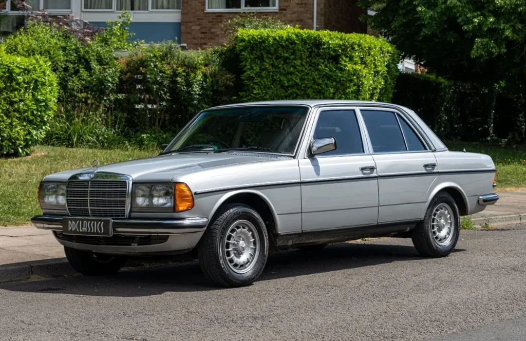 Mercedes benz e class 436fe7c511zkorkd6es2w