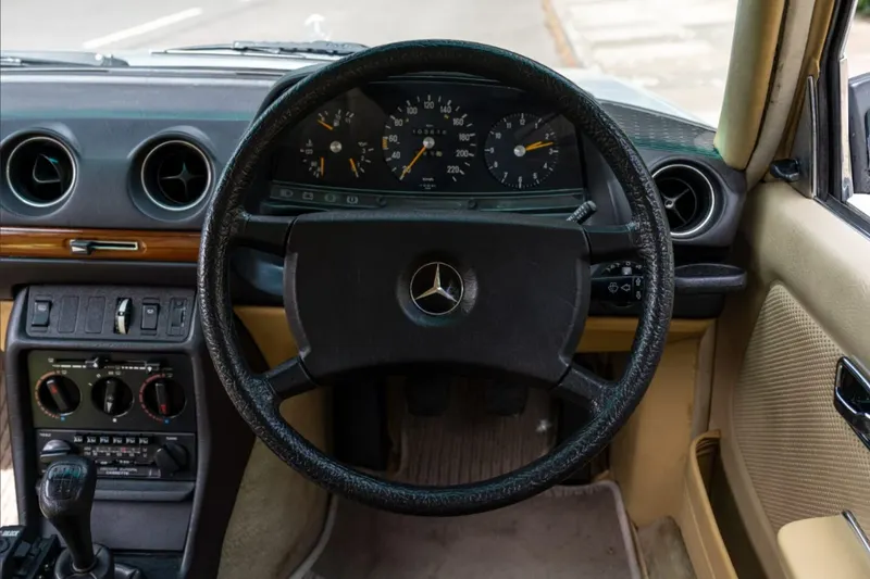 Mercedes benz e class cn  ynvs9jrsneg8ttv4w