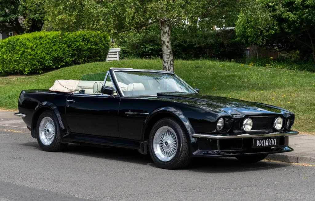 Aston martin vantage  mvhd2awo4slv1cm6nnfip