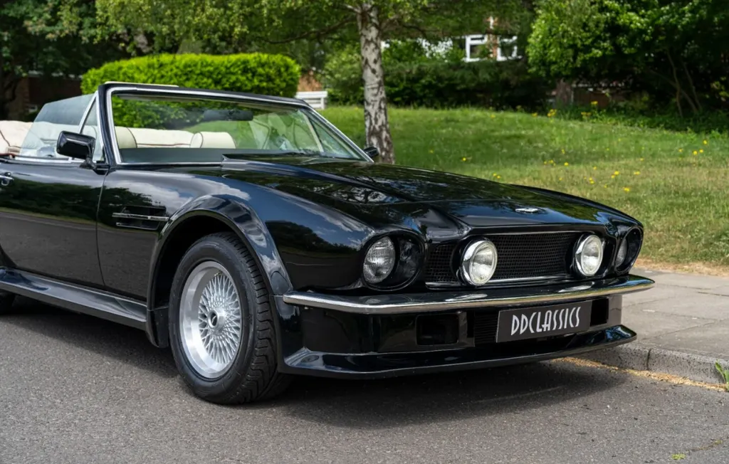 Aston martin vantage  ow9yuovgx9xkzk4tuvq5j