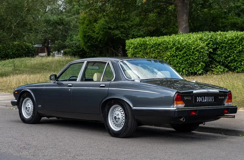 Daimler double six 49aa0omo0oly g89hsxim