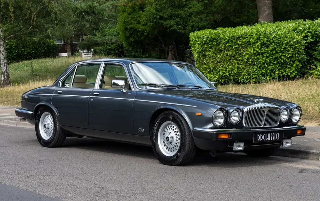Daimler double six tqn9xbs20 hdanzycs9vm