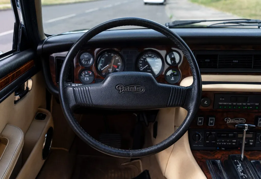 Daimler double six eru1ptpwlpajlrt z2yu 