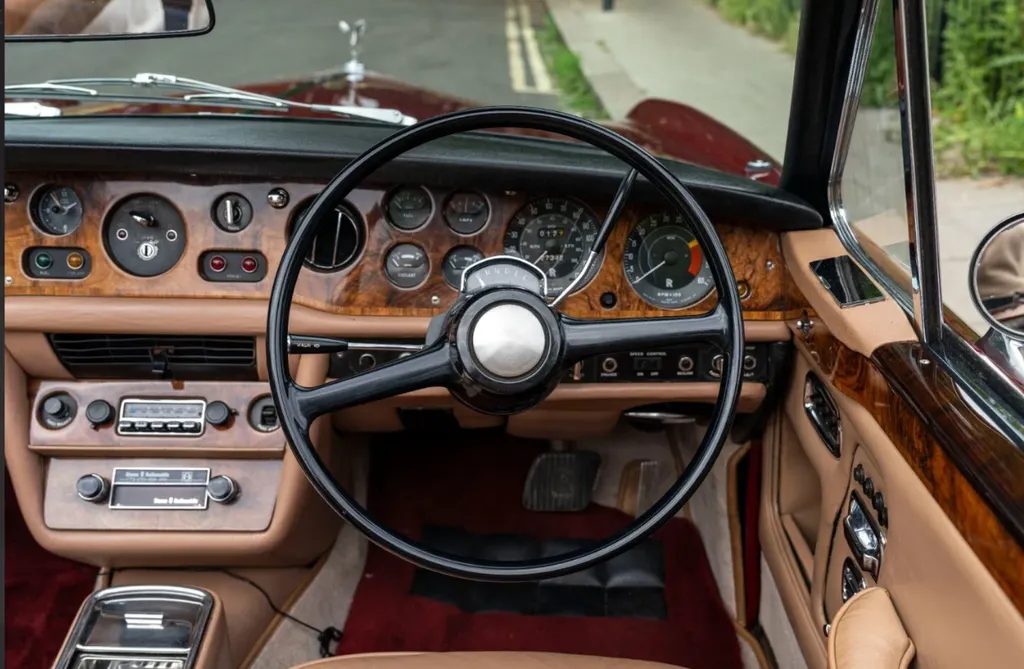 Rolls royce  corniche 86pnhfkxpdmg3aehvkra1