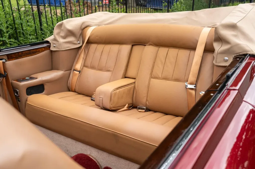 Rolls royce  corniche zyo4o2qiftvckucsh8plp