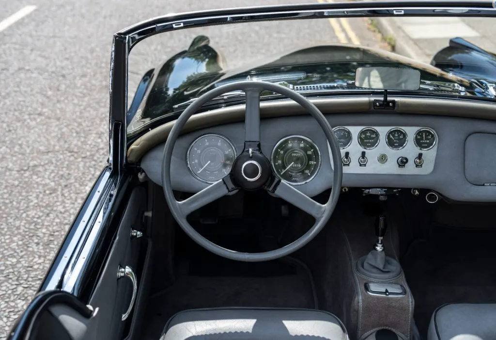 Daimler sp250 dart  dsywvy25dzhqcsqdh9wl