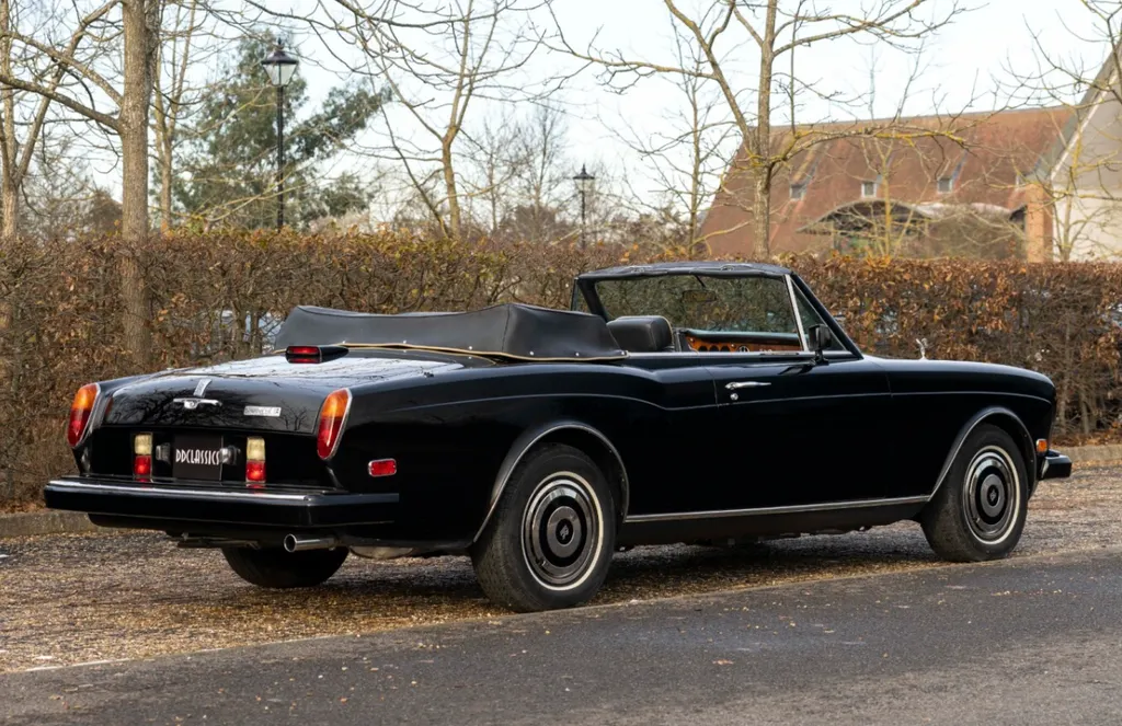 Rolls royce  corniche 2 1nr0gihcwfnwujo7qfq3c