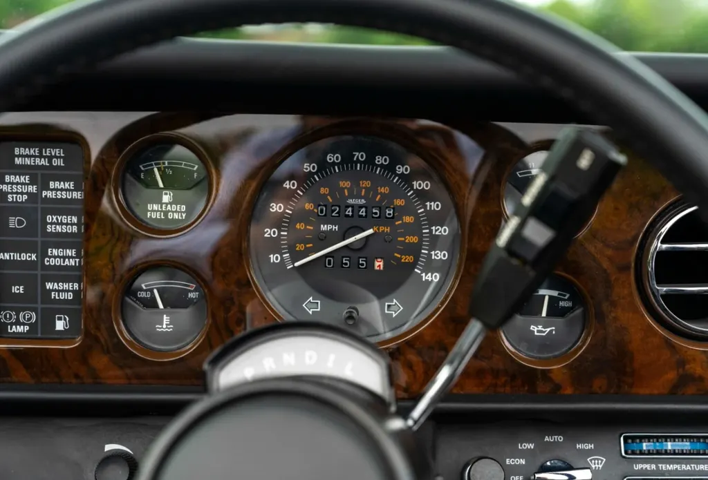 Rolls royce  corniche 2 nfpn4paf768g9xdoiqhii