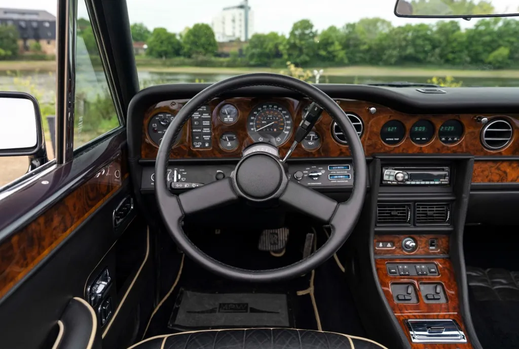 Rolls royce  corniche 2 yvs3cxiad0r1a3f5btt2h