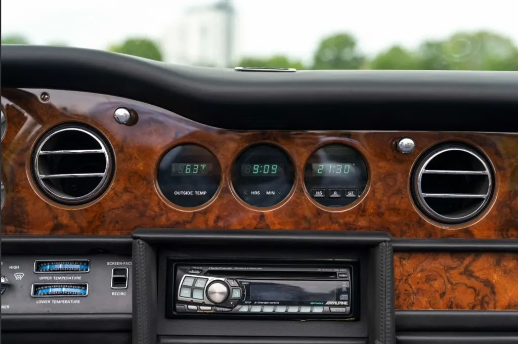 Rolls royce  corniche 2 tc9wixvlsfosf8acizkaw