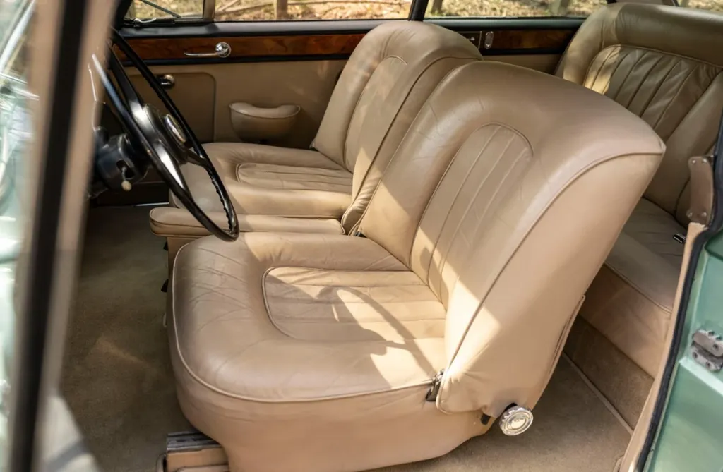 Rolls royce silver coud im4wp34 a0svlz4b6ud x