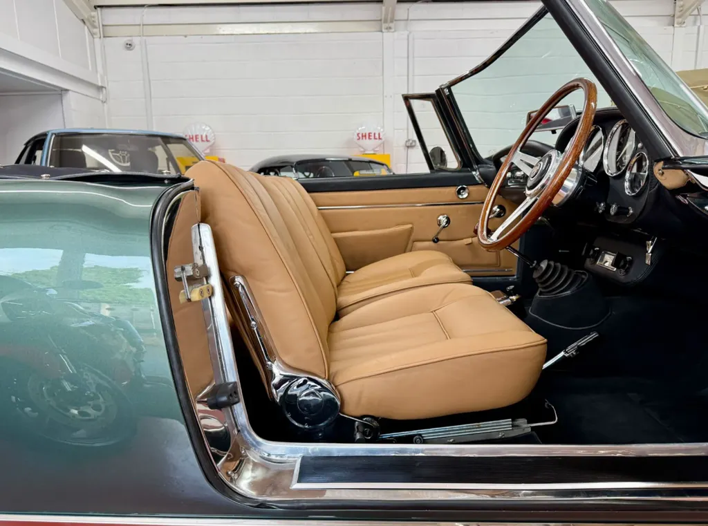 Alfa romeo 2600 spider 3k9uk7jkub4fzpmtkygrw